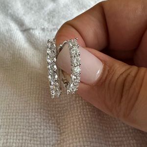 Hoop studded earrings